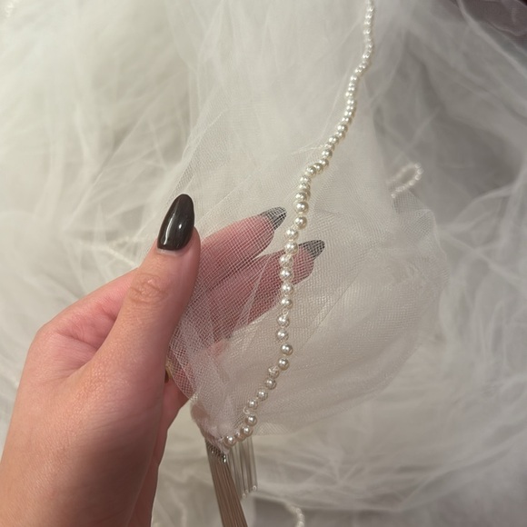 EnVOGUE Beaded Pearl Cathedral Length Wedding Veil - Picture 8 of 11